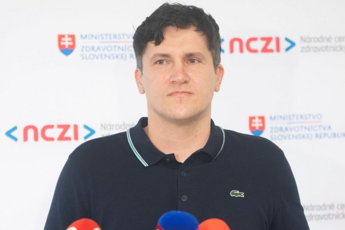 Ilustračný obrázok k článku Skritizoval očkovanie, dostal padáka: Teraz mieri do mimoparlamentnej strany Hlas