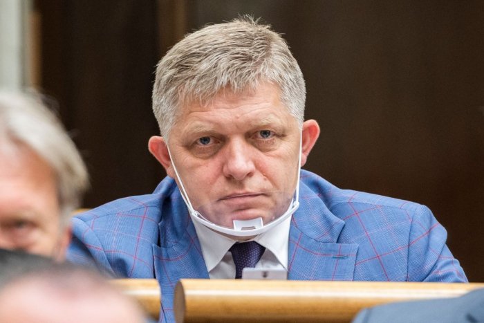 Ilustračný obrázok k článku Fico obviňuje súčasnú vládu z korupcie! BIZNIS pošty s kajúcnikom?