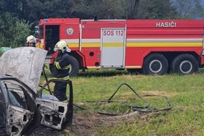 Ilustračný obrázok k článku Požiar auta neďaleko Rožňavy: Zostalo z neho len torzo, FOTO