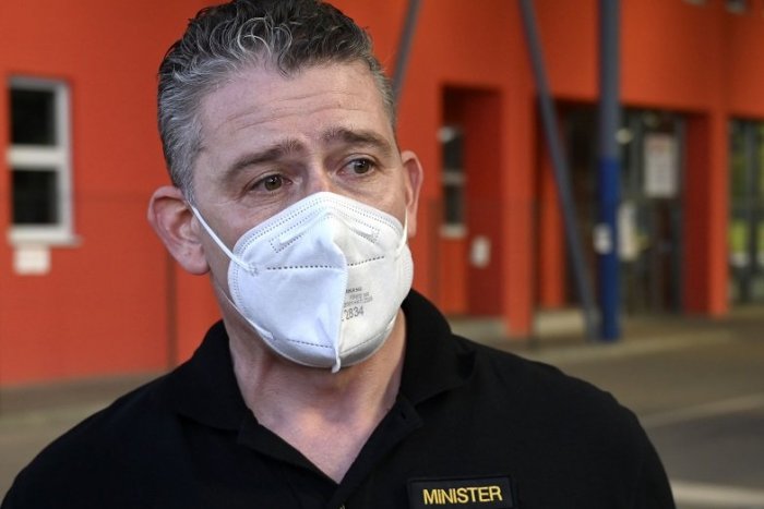 Ilustračný obrázok k článku AKTUÁLNA správa: POLÍCIA zasahuje v dome ministra vnútra Romana Mikulca!