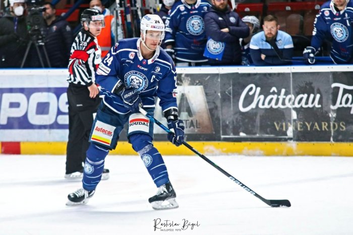 Ilustračný obrázok k článku Odovzdajú skúsenosti: V hokejovej Nitre pokračuje trojica hráčov