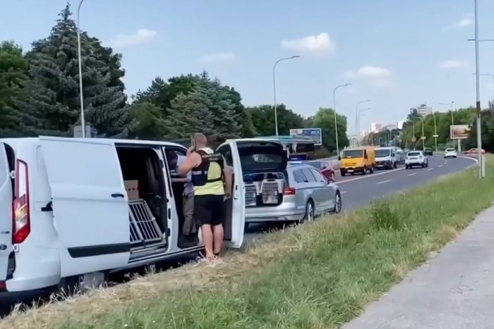 Ilustračný obrázok k článku Prekvapenie počas bežnej policajnej kontroly: Taliani prevážali drogy!