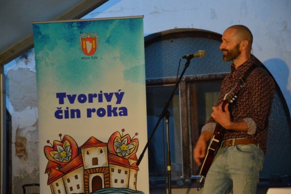 Ilustračný obrázok k článku Na nádvorí kaštieľa bolo veselo: Ocenili laureátov Tvorivého činu roka, FOTO