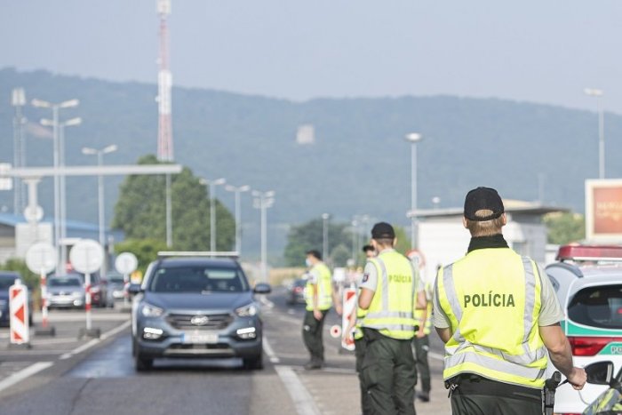 Ilustračný obrázok k článku Výnimky pre pendlerov sa RUŠIA: Do konca júla sa musia stihnúť dať ZAOČKOVAŤ!