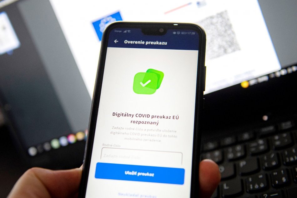 Ilustračný obrázok k článku Platnosť COVID preukazu sa čoskoro SKRÁTI: Dve dávky vám po 9 mesiacoch stačiť NEBUDÚ!