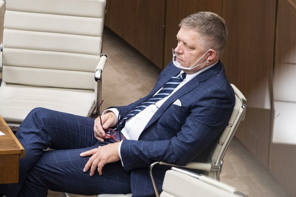 Ilustračný obrázok k článku Zvýhodňovanie zaočkovaných je podľa Fica diskriminačné, obracia sa na Ústavný súd