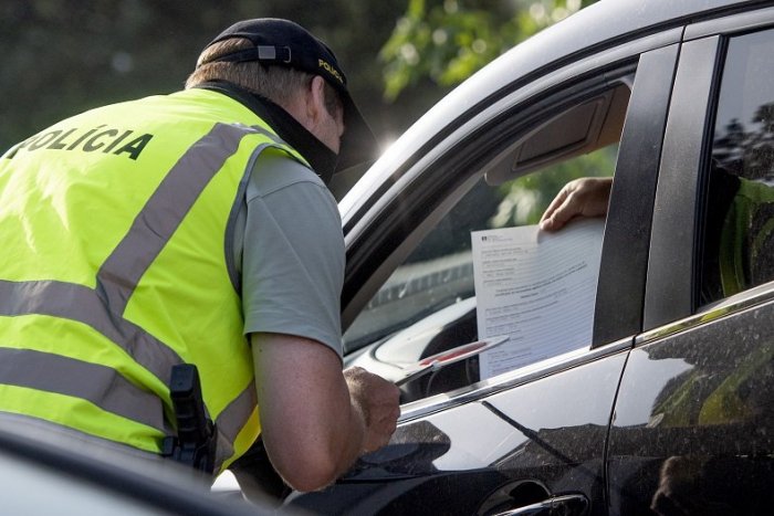 Ilustračný obrázok k článku Výlet či nákupy u susedov? Aj očkovaní majú po novom povinnosti!