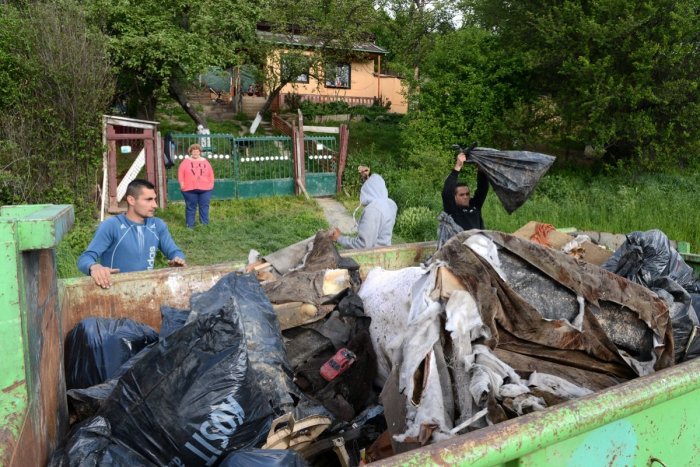 Ilustračný obrázok k článku Handlová mení zber objemného odpadu: PLÁN rozmiestnenia kontajnerov