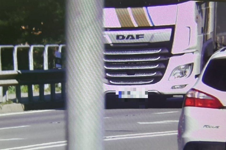 Ilustračný obrázok k článku Maďarský kamionista skončil v cele: Môže za to jeho jazda v Ráztočne, FOTO