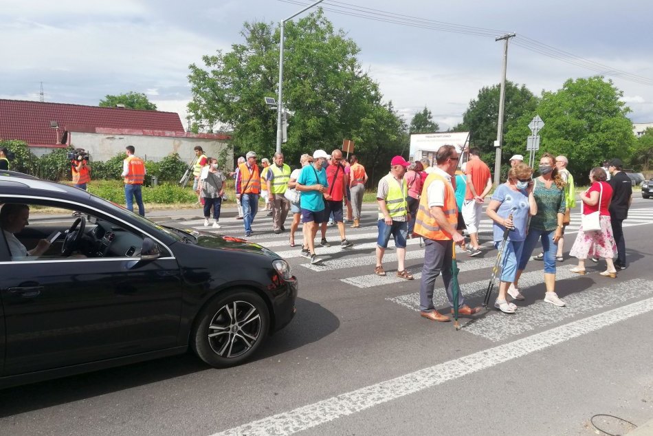 Ilustračný obrázok k článku Na strednom Slovensku prebehne PROTEST: Ľudia ZABLOKUJÚ cestu I. triedy