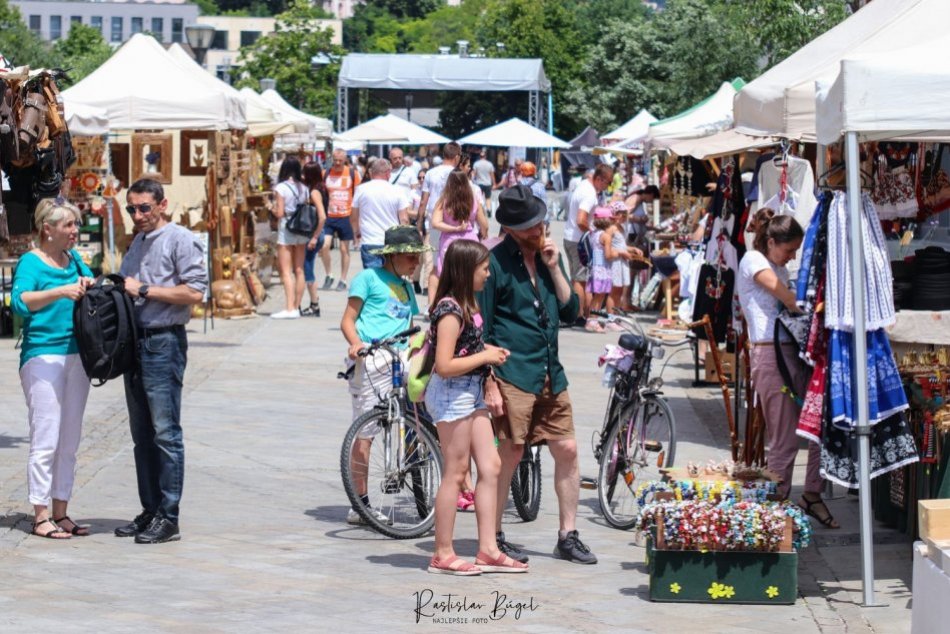 Ilustračný obrázok k článku Zapisujte si do kalendárov! KEDY budú obľúbené celomestské slávnosti a hody?