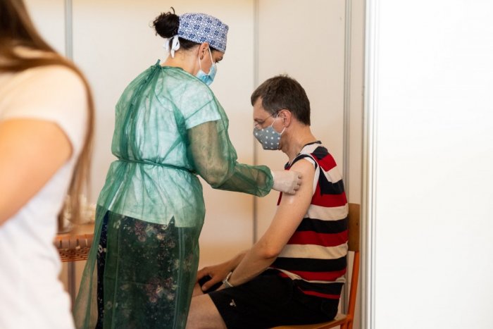 Ilustračný obrázok k článku Očkovať bez prihlásenia sa dá aj cez víkend: Kde VŠADE v Trnavskom kraji to je možné?