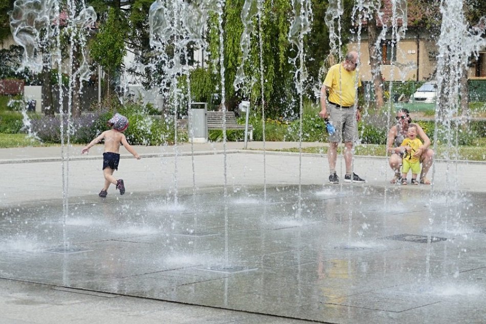 Ilustračný obrázok k článku Horúčavy ich zmohli, Slováci kolabovali z tepla: Záchranári ratovali aj deti