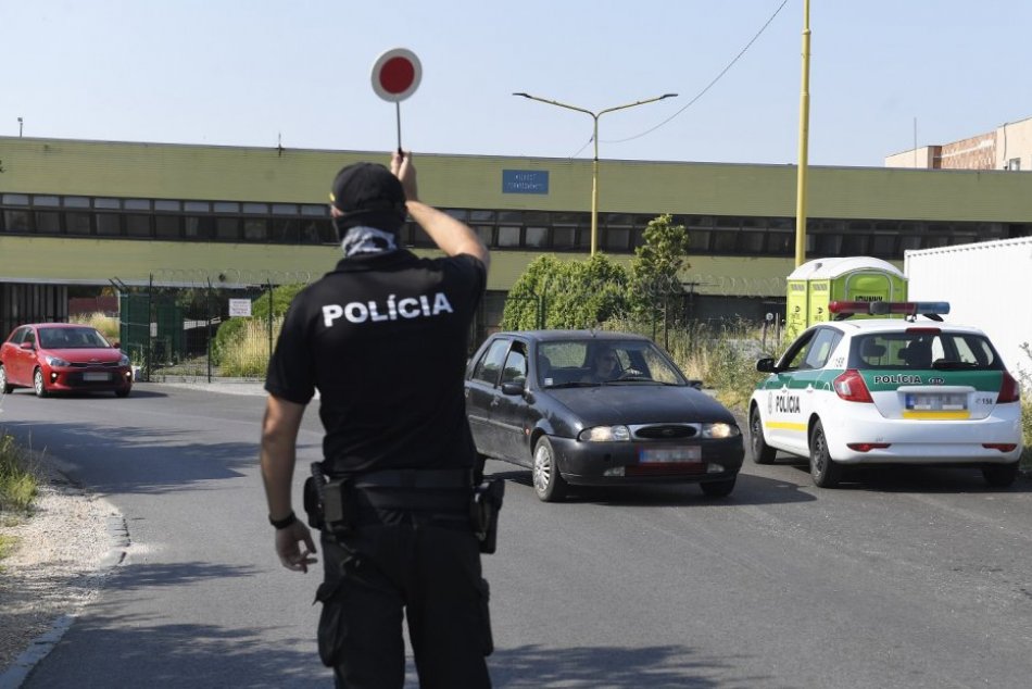 Ilustračný obrázok k článku Na hraniciach vznikne pruh pre očkovaných. Jednoduchšie to budú mať aj pendleri