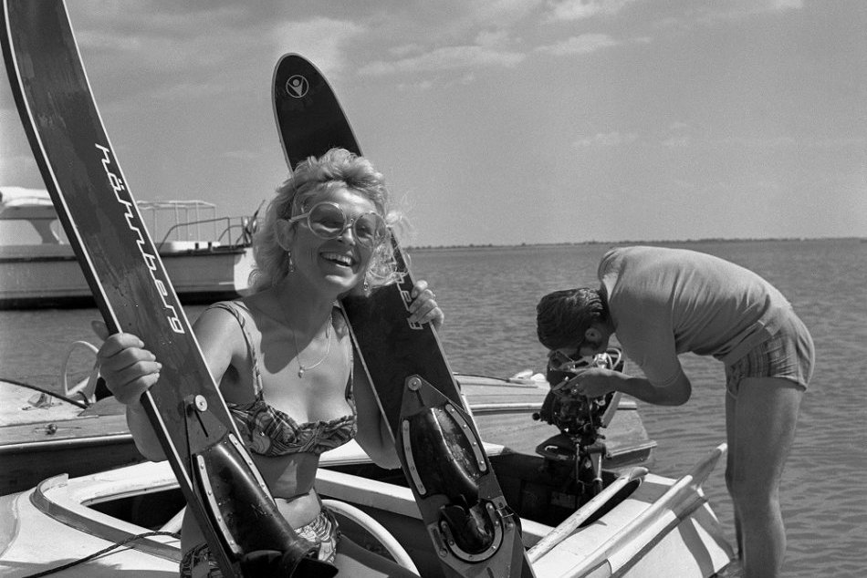 Ilustračný obrázok k článku Keď sa nám o akvaparkoch ani nesnívalo: Takto si Slováci užívali leto za čias súdruhov, FOTO