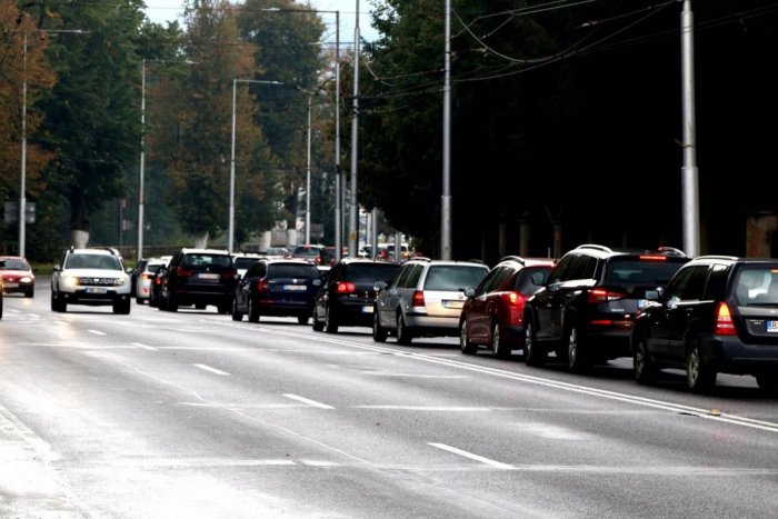 Ilustračný obrázok k článku Bystrica chce obsadiť 2 voľné miesta: Týkajú sa údržby miestnych komunikácií