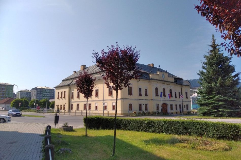 Ilustračný obrázok k článku Projekt výstavby športového areálu v Revúcej napreduje: Hrozí, že problémom budú financie