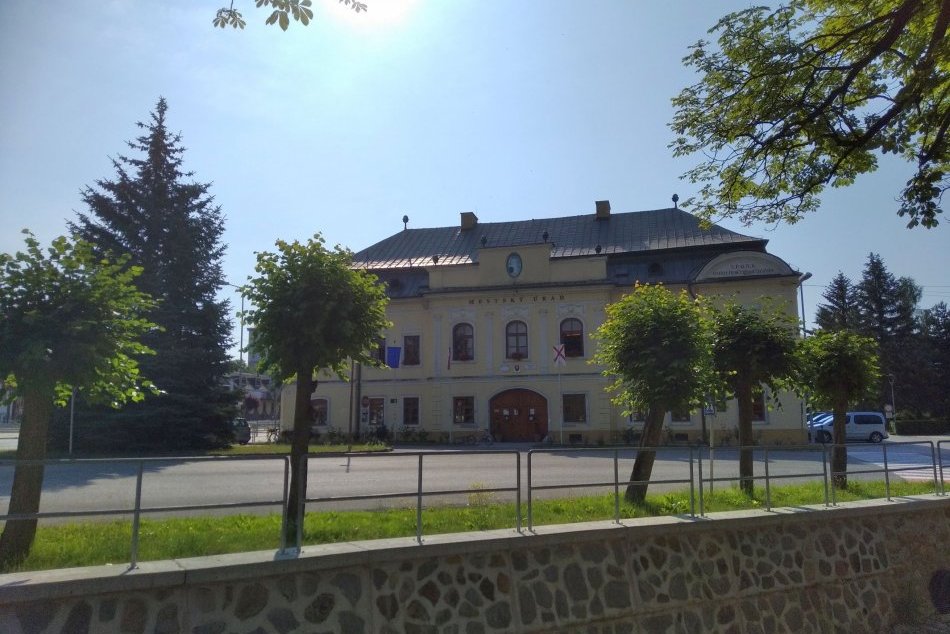 Ilustračný obrázok k článku V Revúcej sa o post primátora uchádzajú 3 kandidáti: TOTO sú ich mená