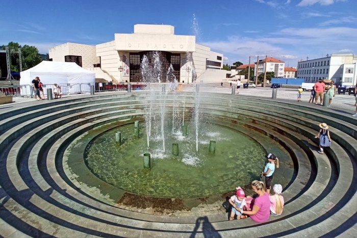 Ilustračný obrázok k článku Obyvatelia ROZHODLI! Čo sa má v NITRE opraviť? Vyhrala FONTÁNA na námestí