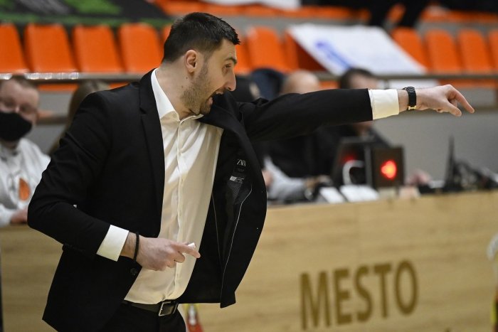 Ilustračný obrázok k článku MBK Baník Handlová vyriešil trénerskú otázku: Ako bude Rakočevič skladať káder?