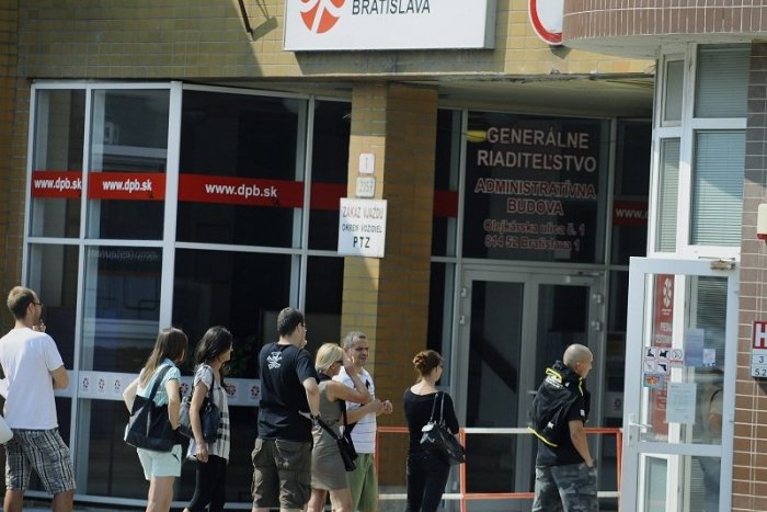 Ilustračný obrázok k článku Bratislava odmeňuje ZAOČKOVANÝCH: Môžu súťažiť o ROČNÚ električenku!