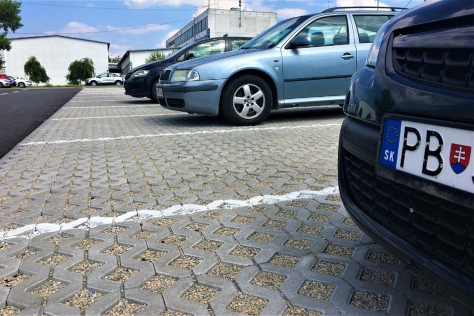 Ilustračný obrázok k článku Víkendoví šoféri, pozor! Na povinnej poistke môžete výrazne ušetriť