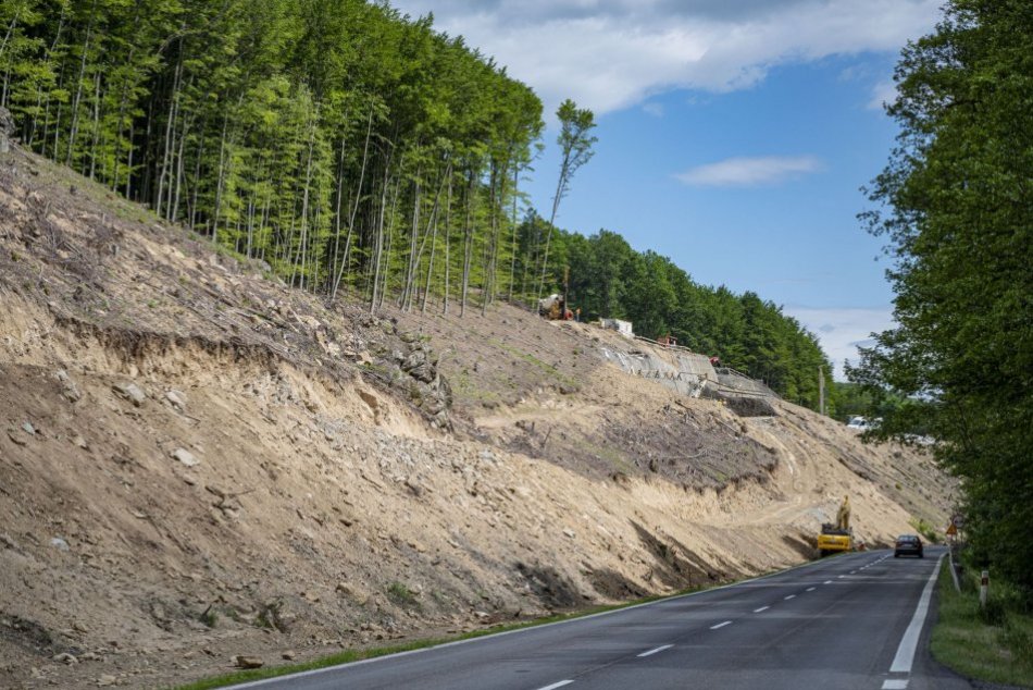 Ilustračný obrázok k článku Na stavenisku R2 Kriváň-Mýtna zasahujú aj pyrotechnici: Čo tam už objavili? FOTO
