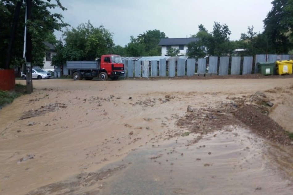 Ilustračný obrázok k článku Následky búrok: 3. stupeň povodňovej aktivity stále platí vo Veľkom aj Malom Šariši