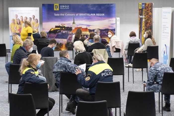 Ilustračný obrázok k článku Zastavte sa na OČKOVANÍ: Na TÝCHTO miestach v Bratislave dostanete vakcínu aj bez pozvánky