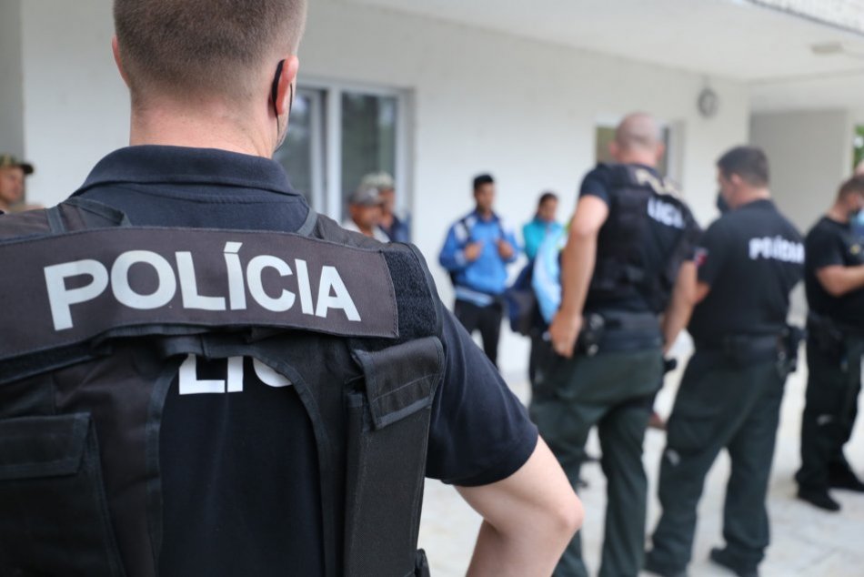 Ilustračný obrázok k článku POZOR na jazyk: Za urážku verejného činiteľa budete cvakať STOVKY eur!