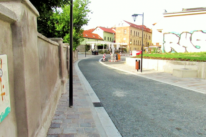 Ilustračný obrázok k článku Zmeny pre vodičov v centre mesta: Časť Jarkovej ulice ÚPLNE uzavreli