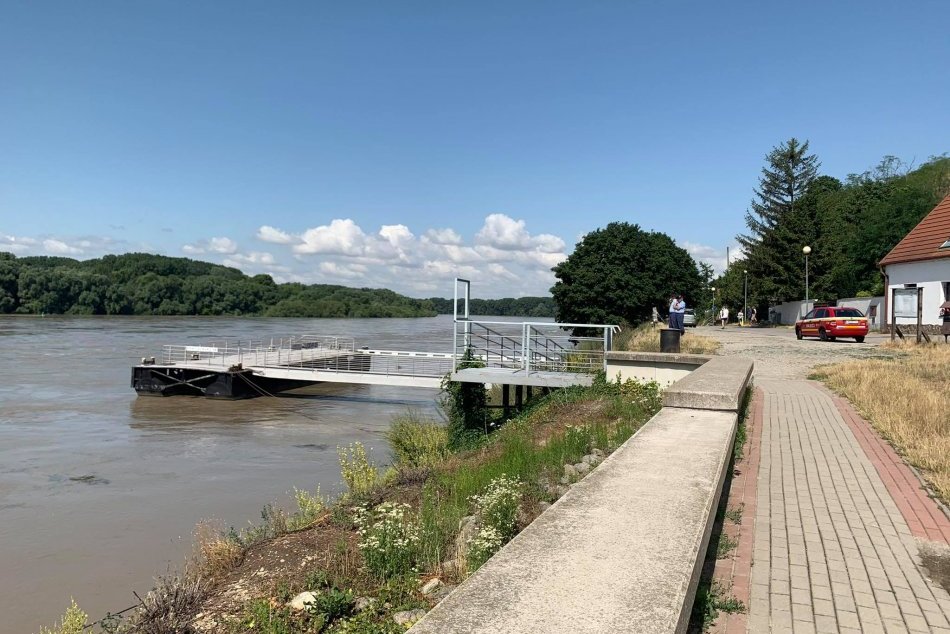 Ilustračný obrázok k článku FOTO: Hladinu Dunaja v Devíne monitorujú aj hasiči.  Voda je čoraz VYŠŠIE!