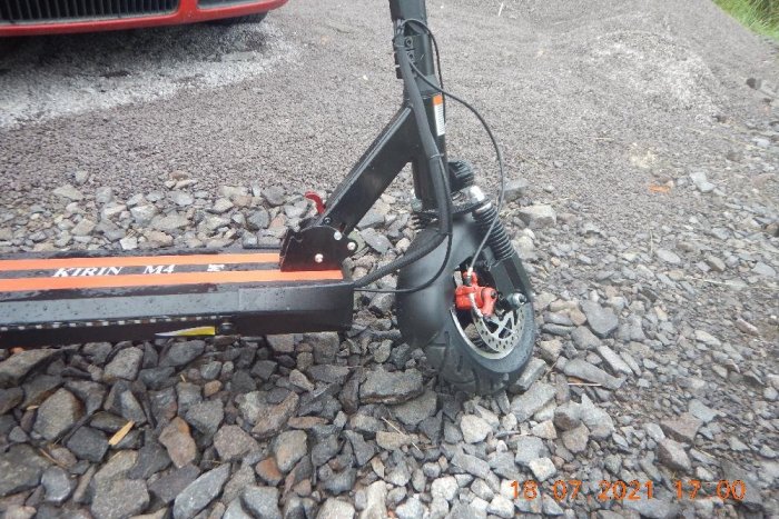 Ilustračný obrázok k článku Hrozivá nehoda na ceste zo Štiavnice: Ťažko zraneného kolobežkára odvážal vrtuľník