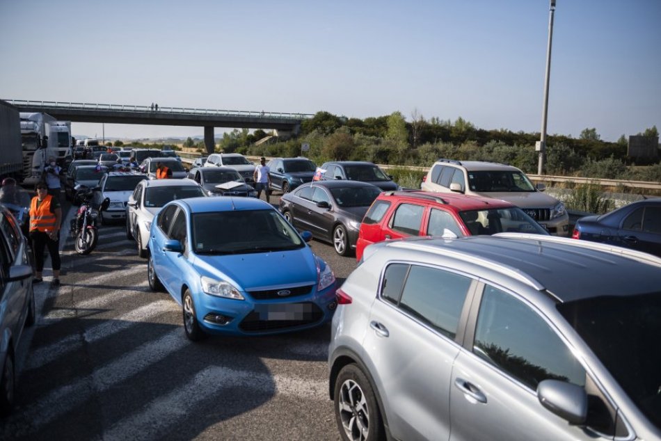 Ilustračný obrázok k článku Protest autodopravcov trvá: Čo sa deje v Kútoch, Šahách a na Orave? Polícia je v strehu