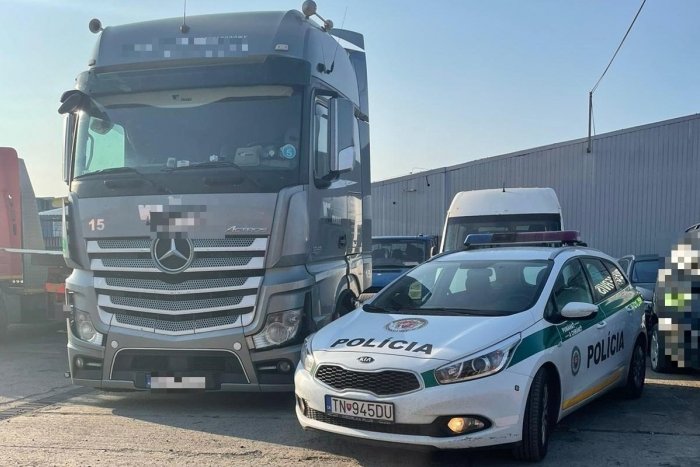 Ilustračný obrázok k článku Parádny úlovok mýtnej polície: V Poľsku ukradnú, pri Trenčíne chytia