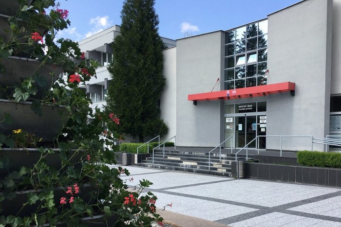 Ilustračný obrázok k článku Mestský úrad v Považskej bude zatvorený: Najbližšie dni vybavíte len úmrtný list