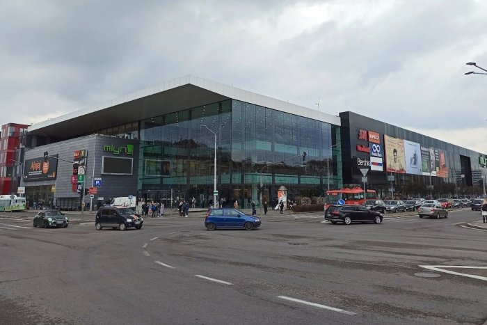 Ilustračný obrázok k článku Polícia hľadá svedkov nehody: Obaja aktéri vraj išli na ZELENÚ!