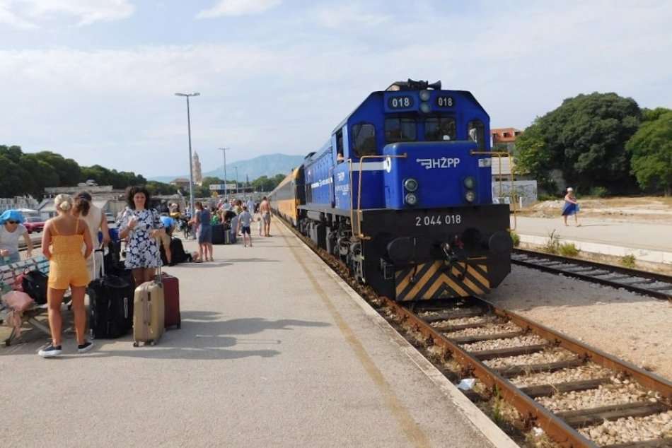 Ilustračný obrázok k článku DNES24 na ceste do Chorvátska: Čo očakávať od vlakového spojenia z Bratislavy na Jadran?