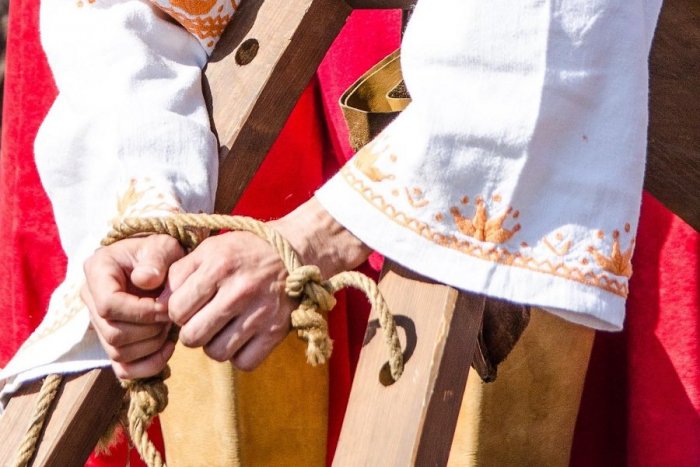 Ilustračný obrázok k článku Jánošík je na Liptove hitom: Pribudne pamätné miesto zbojníka s replikou šibenice