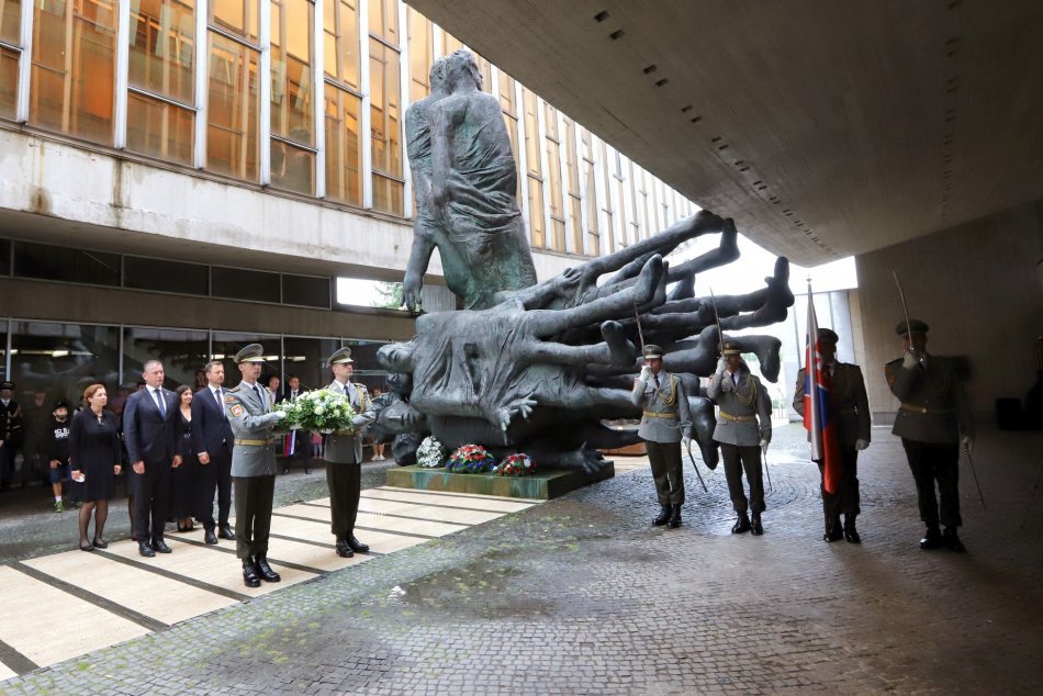 Ilustračný obrázok k článku Pod Urpín mieri významná osobnosť: Ide o odborníka na fenomén FAŠIZMU