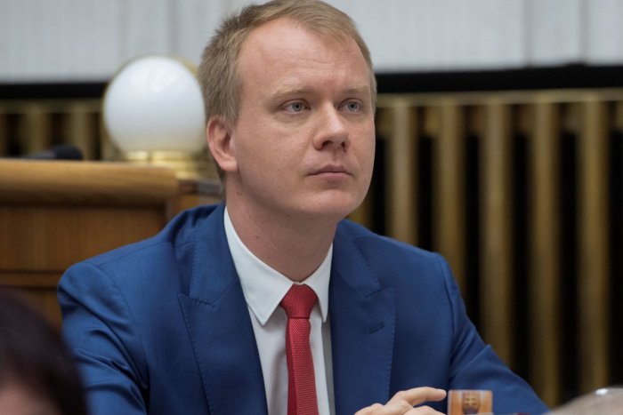 Ilustračný obrázok k článku Beblavý predstavil úplnú novinku: Aplikácia má pomôcť ľuďom, ktorí prekonali COVID-19