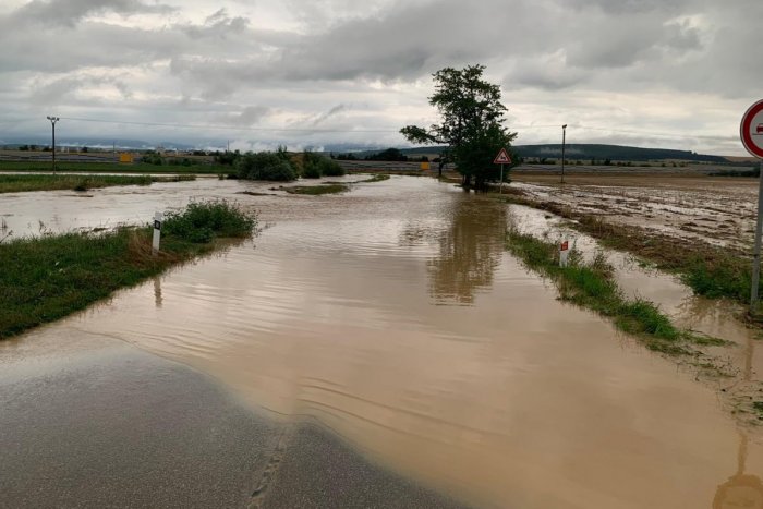 Ilustračný obrázok k článku Hornú Nitru potrápili búrky: Voda zatopila pivnice i vozovky