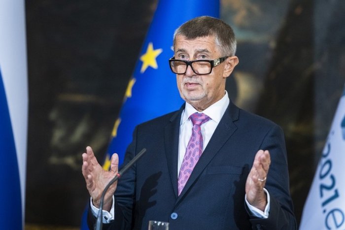 Ilustračný obrázok k článku Smartfón alebo super tenisky za očkovanie? V Česku je to horúca novinka