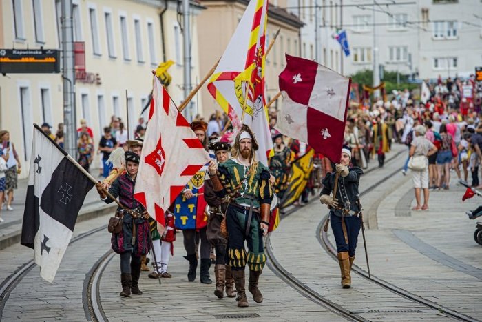 Ilustračný obrázok k článku Veľká SLÁVA v uliciach Bratislavy: KORUNOVAČNÉ dni pripomenú kráľovskú minulosť mesta