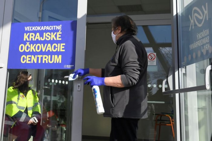 Ilustračný obrázok k článku Záujem o očkovanie v Košickom kraji klesá. Ako budú fungovať vakcinačné centrá?