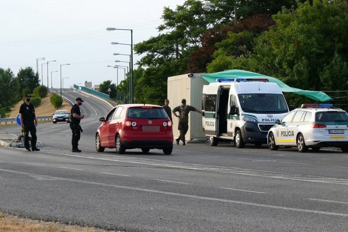 Ilustračný obrázok k článku Rakúsko SPRÍSŇUJE: Na vstup do krajiny už nestačí len PRVÁ dávka vakcíny