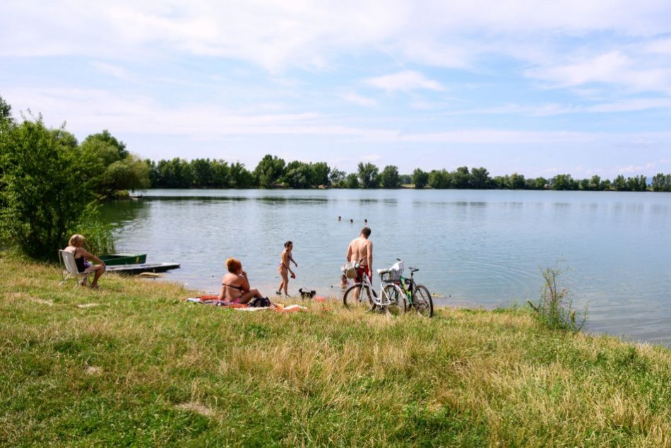 Ilustračný obrázok k článku Kúpanie ZADARMO: Ktoré lokality v Nitrianskom kraji majú najčistejšiu vodu?