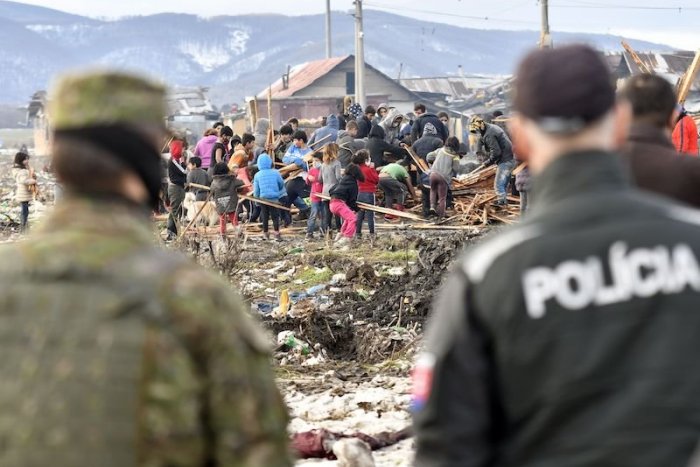 Ilustračný obrázok k článku SVET O SLOVENSKU: Cielené testovanie Rómov na Slovensku je škandál!