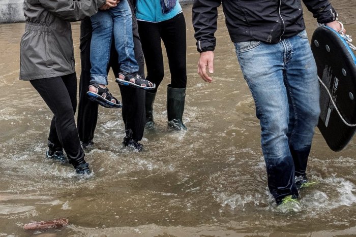 Ilustračný obrázok k článku Búrková smršť v Rimavskej Sobote: Vietor strhol strechu, poškodil dom i štadión!