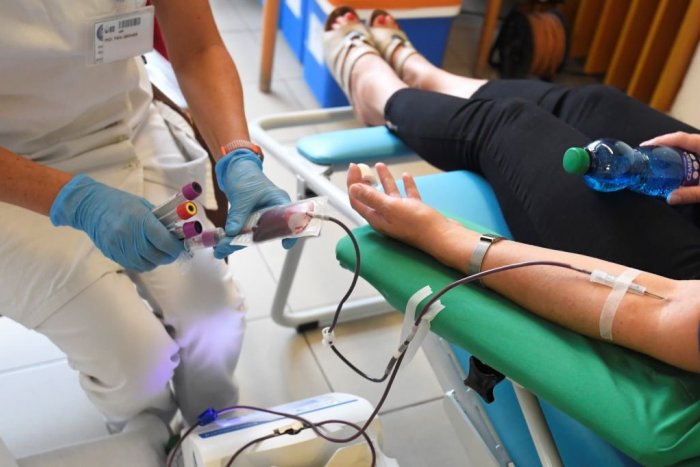 Ilustračný obrázok k článku Detská fakultná nemocnica Košice apeluje na ľudí: Darujte krv ešte PRED odchodom na dovolenku